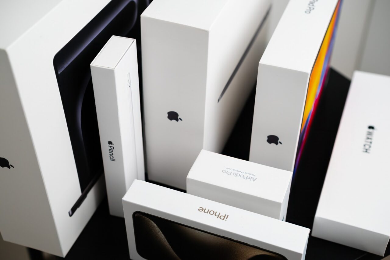 150 de iPad-uri de 150.000 de EURO au dispărut fără urmă. Clienții primeau mesaje că erau livrate, dar coletele n-au ajuns la destinație