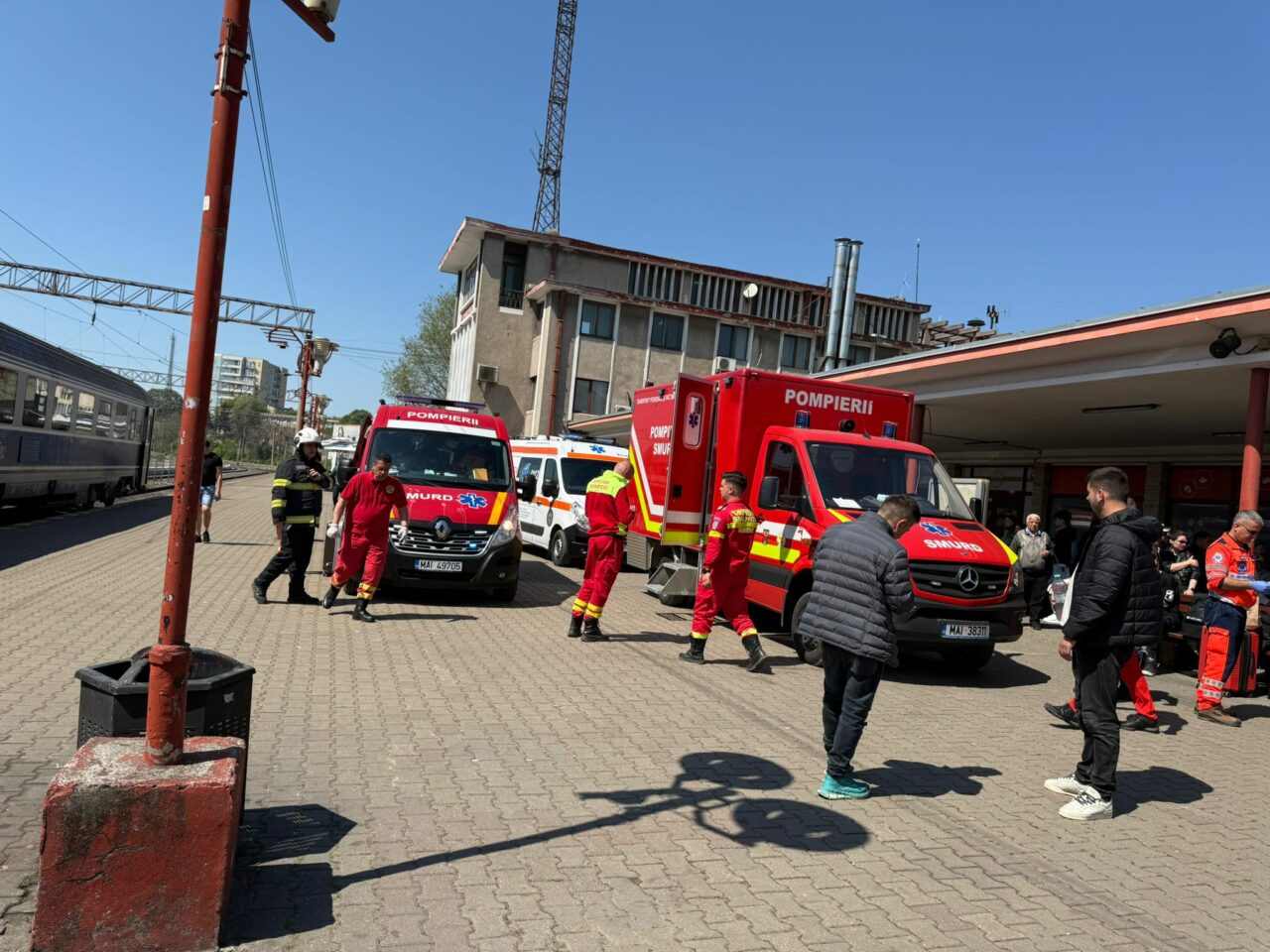Accident feroviar în Gara Constanța. Două trenuri s-au ciocnit violent. Șapte persoane au ajuns la spital