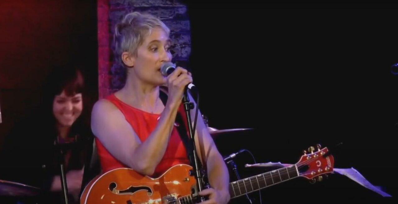 Cântăreața Jill Sobule a murit la 66 de ani. Era cunoscută pentru hitul „I Kissed a Girl”