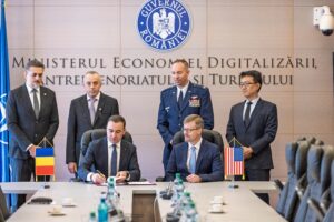 Ministrul Economiei a semnat două scrisori de solicitare pentru coproducția de muniție a României și Statelor Unite. Mesajul Ambasadei SUA