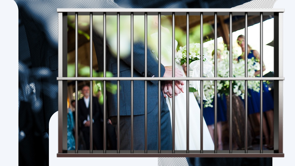 Un criminal odios se însoară cu o ucigașă condamnată pe viață, la Penitenciarul Arad. Bărbatul divorțează de o altă deținută periculoasă