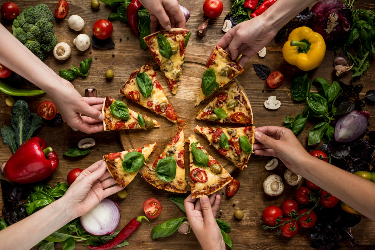 Rețeta de pizza sănătoasă FĂRĂ aluat. Preparatul unui nutriționist a devenit viral pe internet