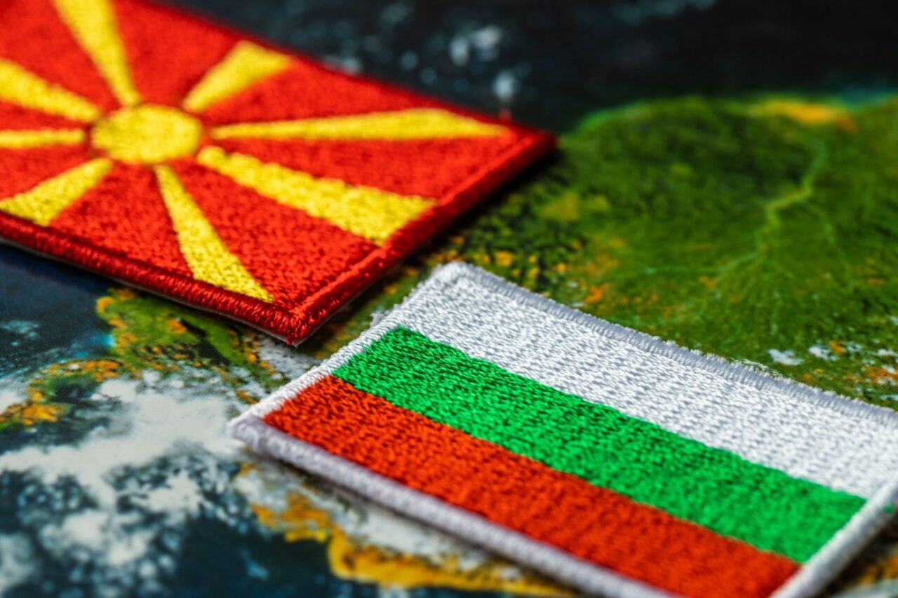 Macedonia de Nord dorește ca UE și NATO să participe la discuțiile de soluționare a DISPUTELOR cu Bulgaria