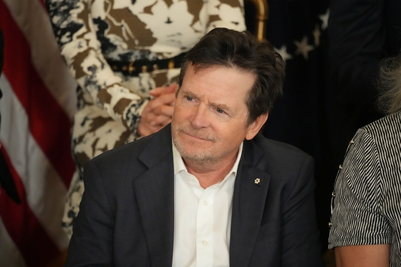 Michael J. Fox revine în televiziune pentru prima dată în cinci ani. Actorul diagnosticat cu Parkinson va juca într-un serial de succes