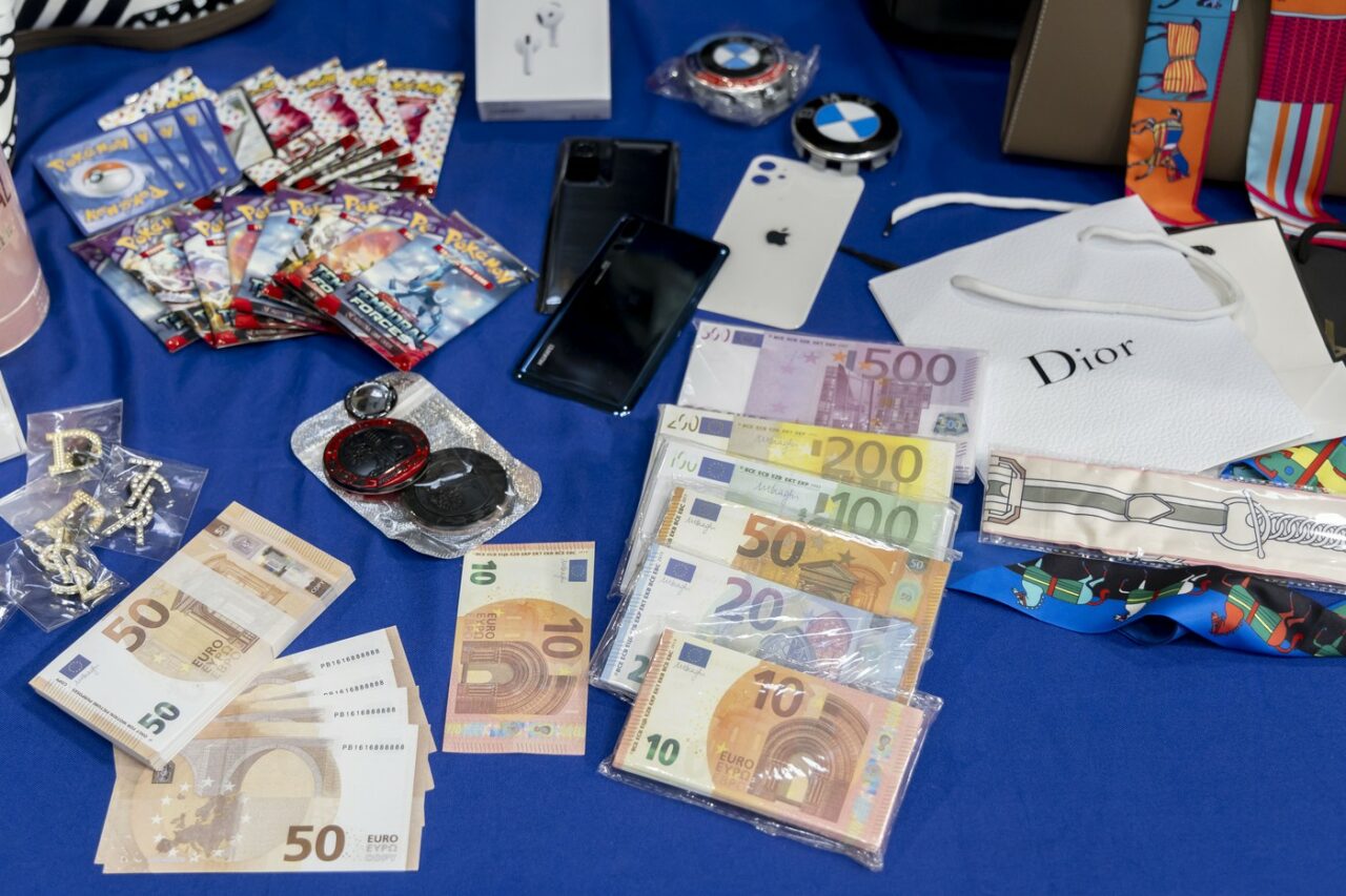 O lovitură pentru Temu și Shein: UE vrea o TAXĂ pe coletele mici livrate de retailerii online