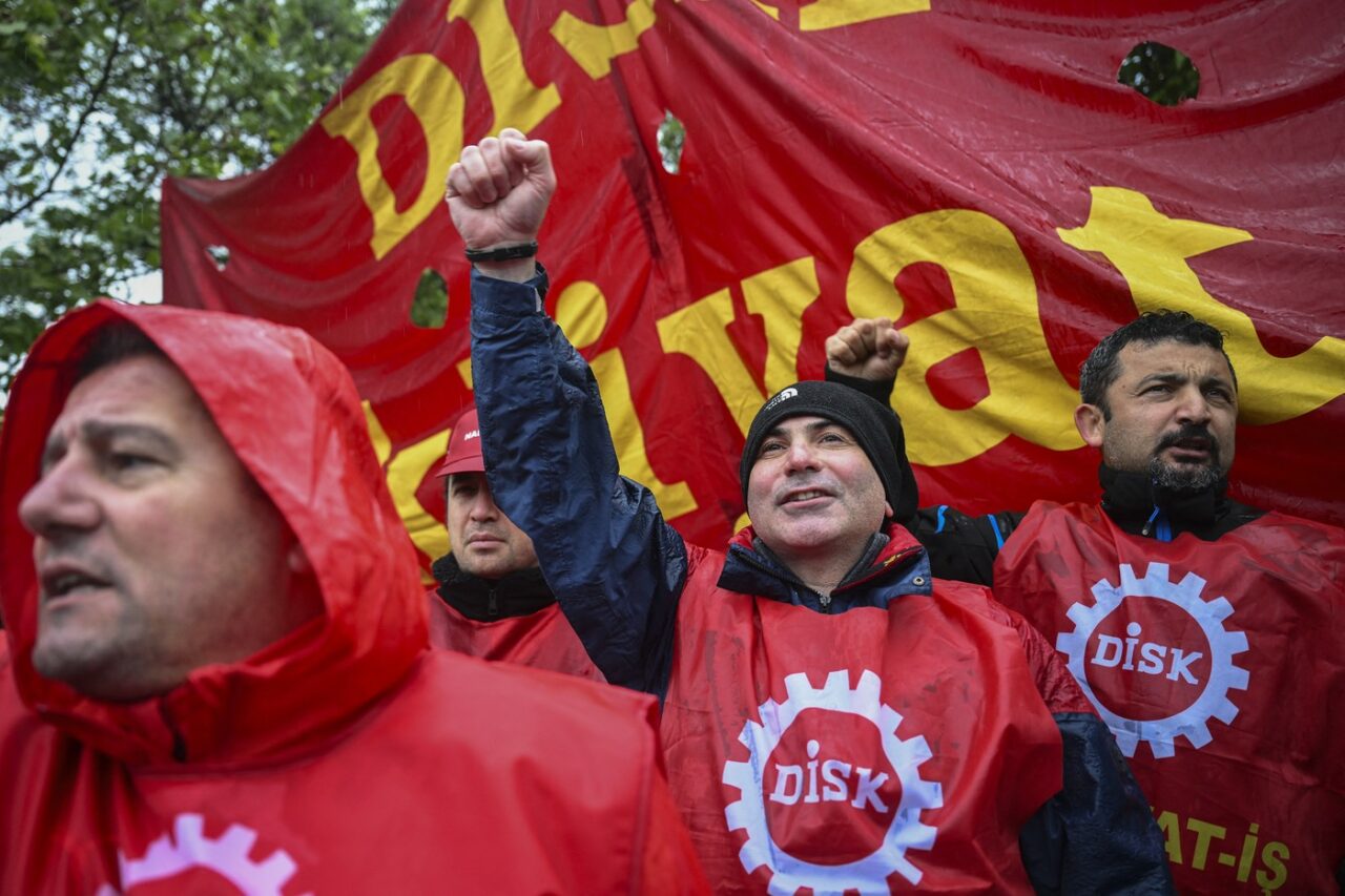 Sute de persoane au fost arestate la Istanbul în timpul unor manifestații dedicate Zilei Muncii