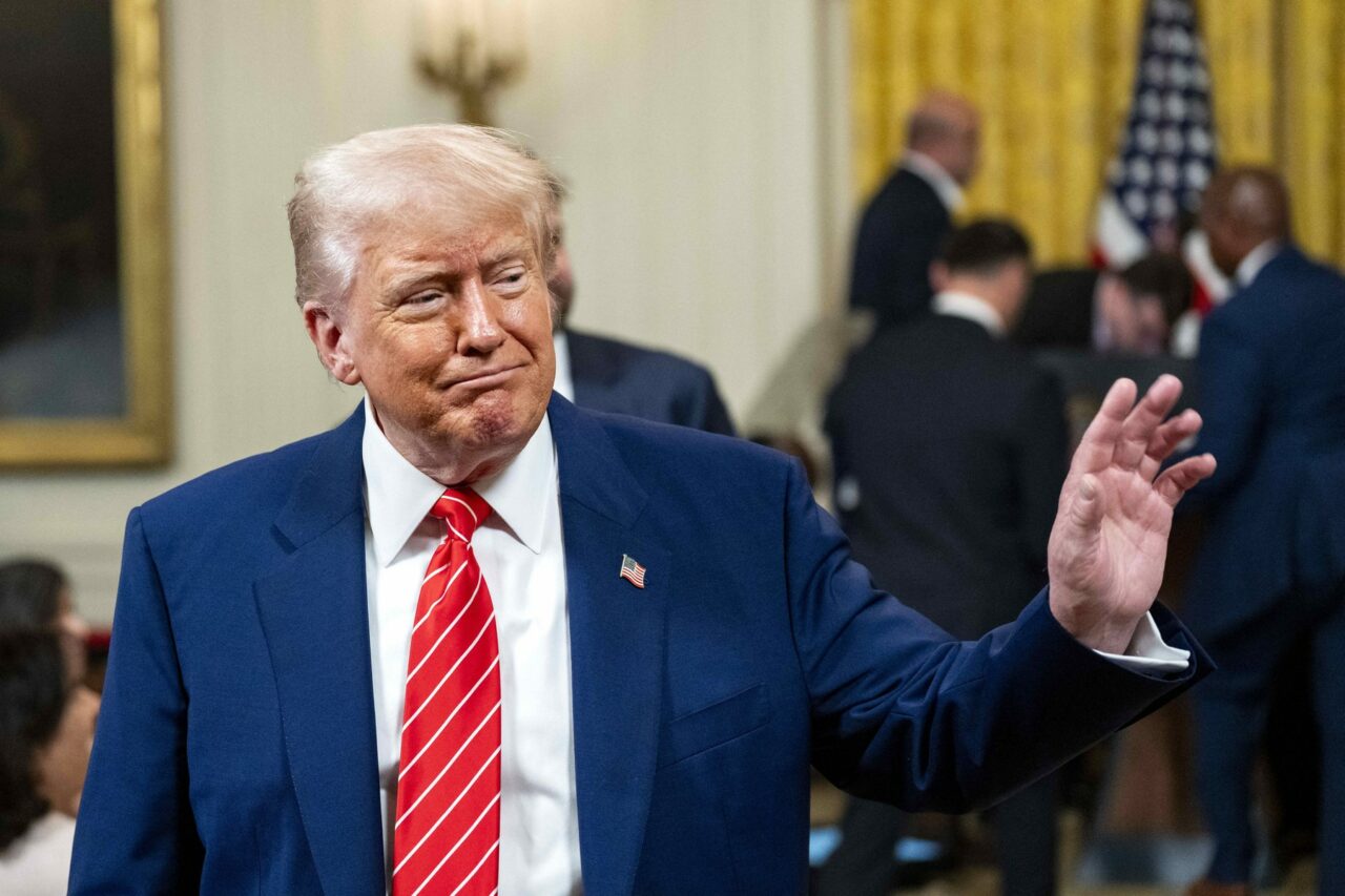 Trump îl FELICITĂ pe noul Suveran Pontif /„Este o onoare să îmi dau seama că este primul Papă american”