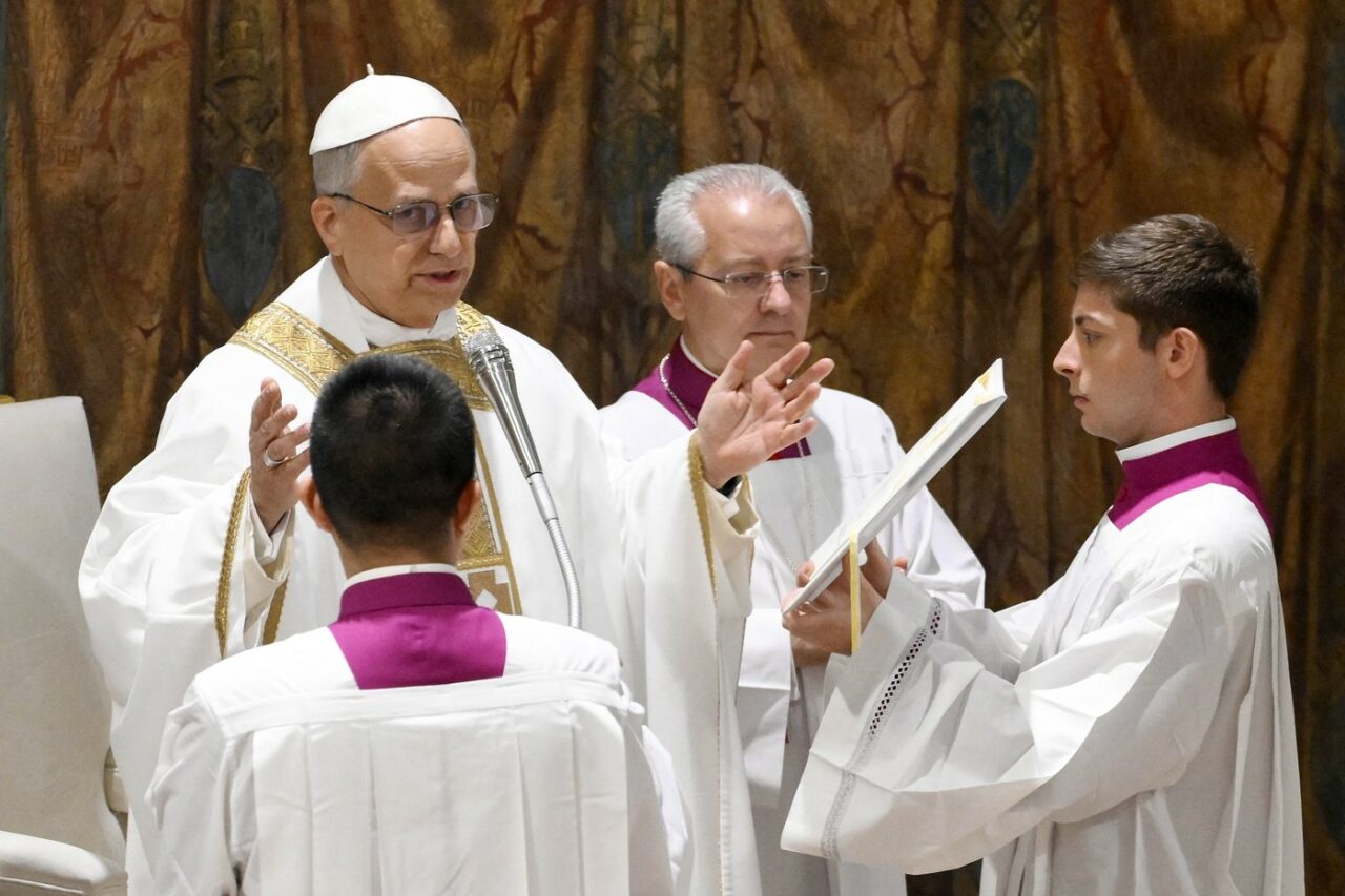 Papa Leon al XIV-lea oficiază prima slujbă la Capela Sixtină, de la Vatican. Moment emblematic pentru pontificatul noului ierarh