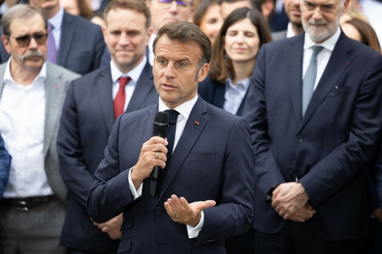 Macron sprijină semnarea unui ARMISTIȚIU între Kiev și Moscova/ „Nu putem abandona Ucraina”