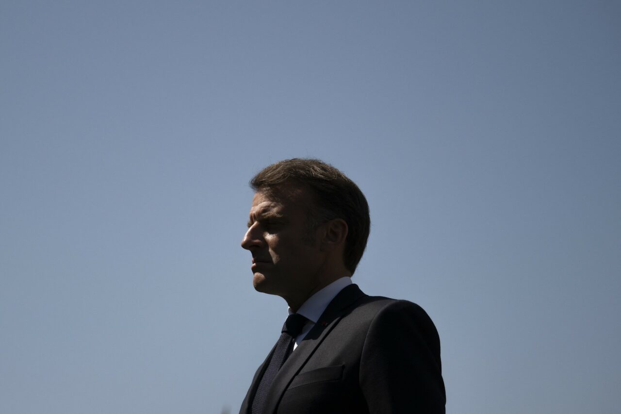 Le Monde: Emmanuel Macron, blocat în propria neputință /Președintele Franței pare SINGUR, deși cere solidaritate