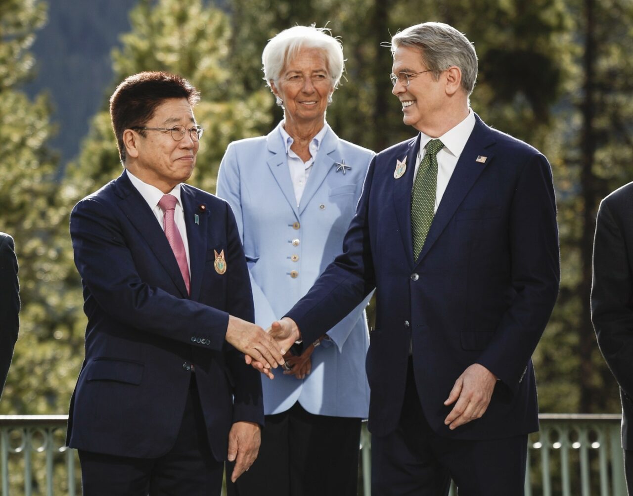 Japonia și SUA susțin controlul pieței asupra ratei de schimb VALUTAR/ Tokyo continuă negocierile cu Washingtonul