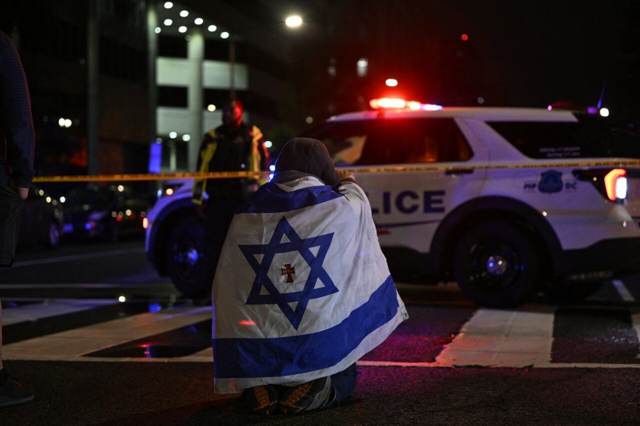 ATAC armat în fața Muzeului Evreiesc din Washington: Doi angajați ai ambasadei israeliene uciși. Suspectul a strigat „Palestina liberă”