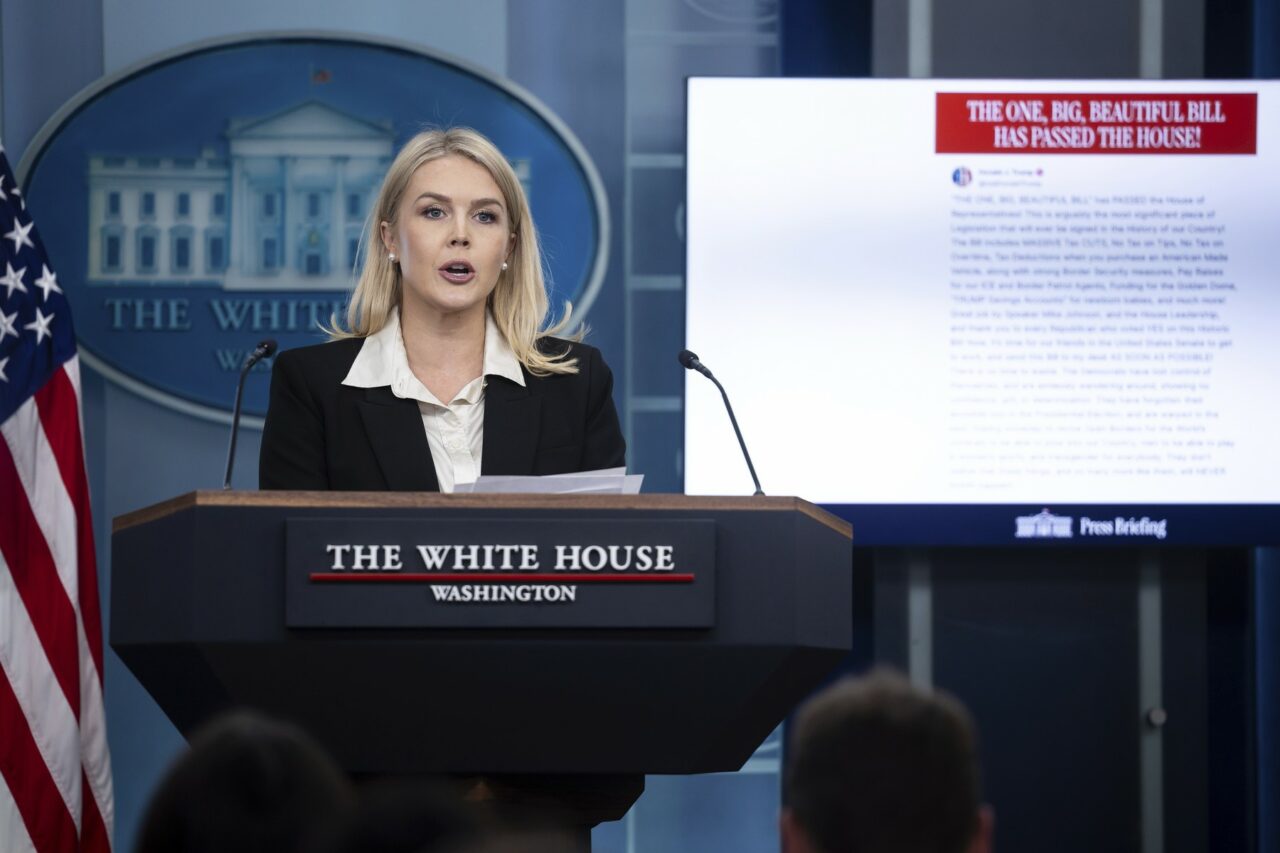 Trump este „REVOLTAT” de atacul armat care a vizat angajați ai Ambasadei Israelului /„Răul reprezentat de antisemitism trebuie eradicat”