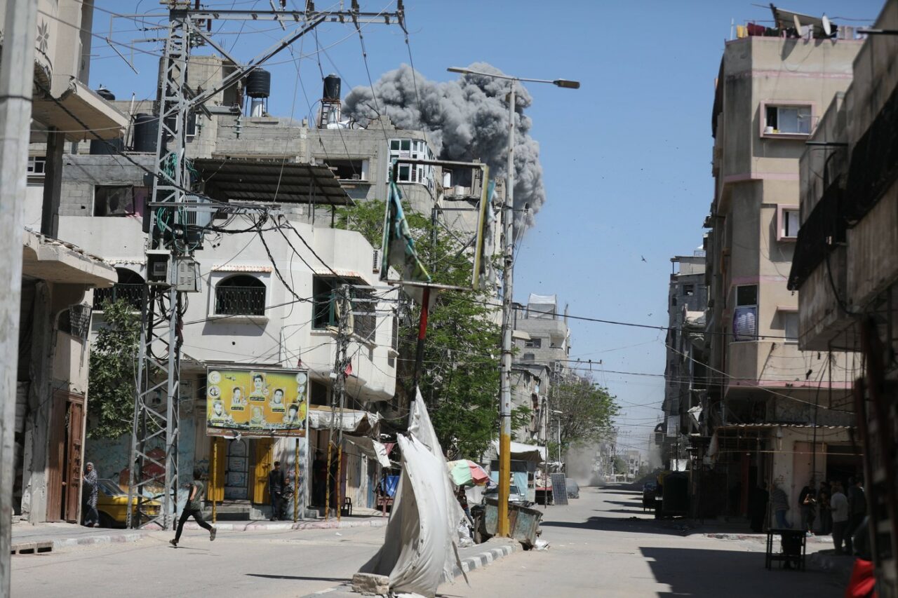 Palestinieni forțați să fie scuturi umane de armata israeliană în Gaza. „Nu sunt incidente izolate, ci indicii clare ale unei politici sistematice”