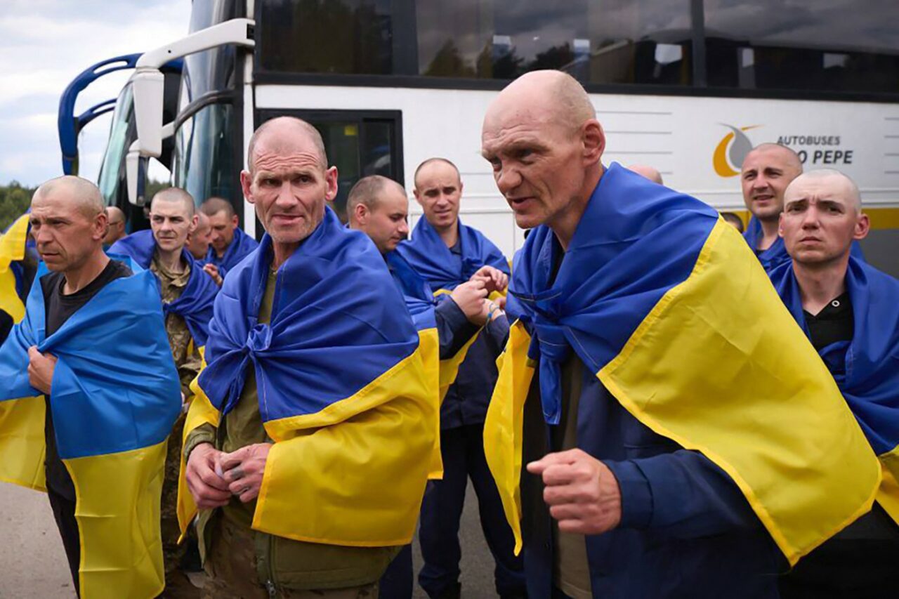 Rusia și Ucraina, schimb de prizonieri. Zelenski: „Astăzi, soldați ai forțelor noastre armate se întorc ACASĂ”