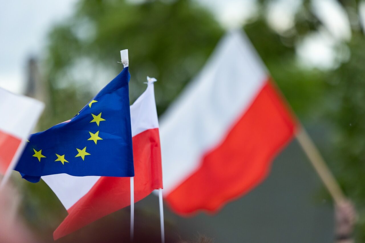Diferență de puțin peste 1% în sondaje între candidații la turul doi al alegerilor prezidențiale din POLONIA