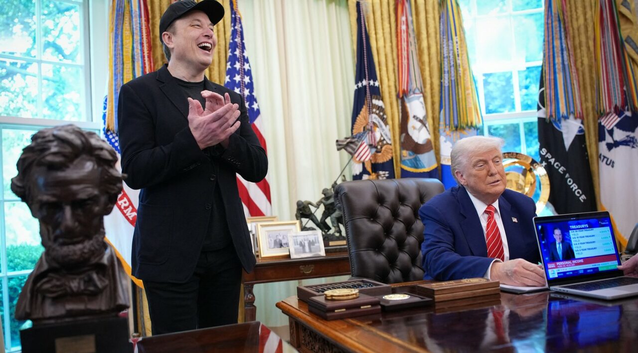 Elon Musk părăsește administrația Trump după 130 de zile. Președintele l-a lăudat pe miliardar pentru contribuția DOGE la reducerea „risipei”