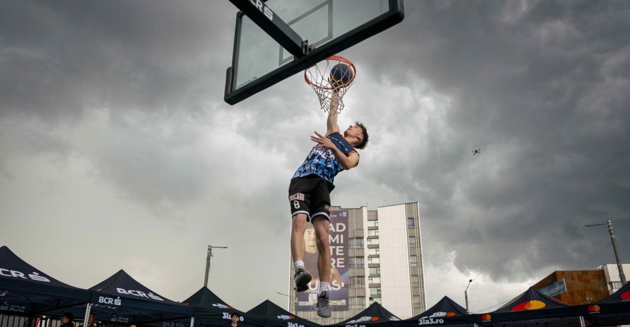 Examene la baschet 3×3: Liceenii din Iași s-au duelat la BCR Sport Arena Streetball