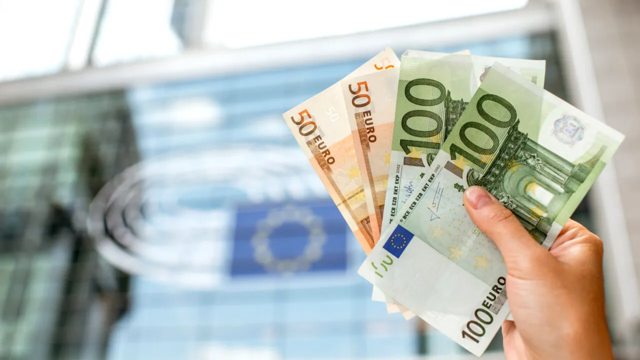 Care sunt țările din UE cu cele mai mari salarii medii. Pe ce loc se găsește România