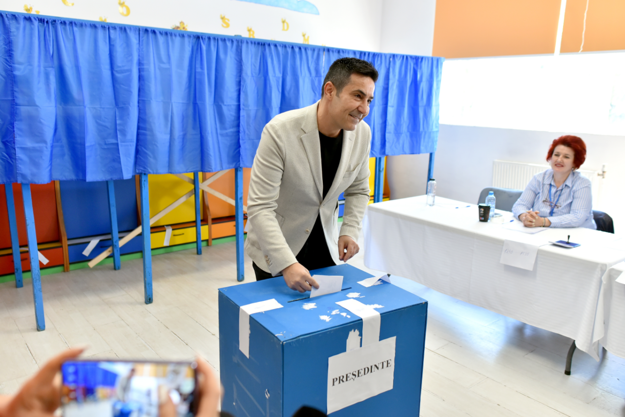 Claudiu Manda: „Am votat cu speranța ca oamenii să aibă APĂ caldă în toată România. Am votat pentru stabilitate”