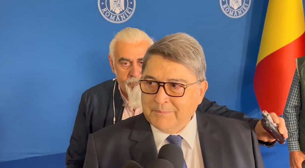 Emil Hurezeanu susține că România nu este vizată de interdicţiile de VIZE impuse de SUA