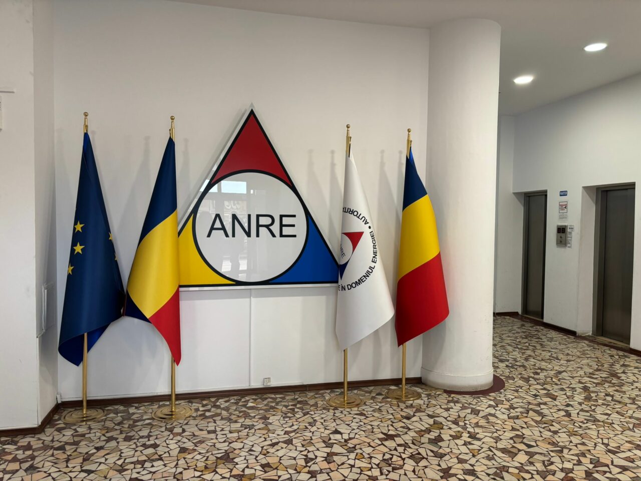 Avertismentul ANRE pentru cei care vor să devină electricieni atestați. „Site-ul-chestionare-anre.ro nu are nicio legatură cu instituția noastră”