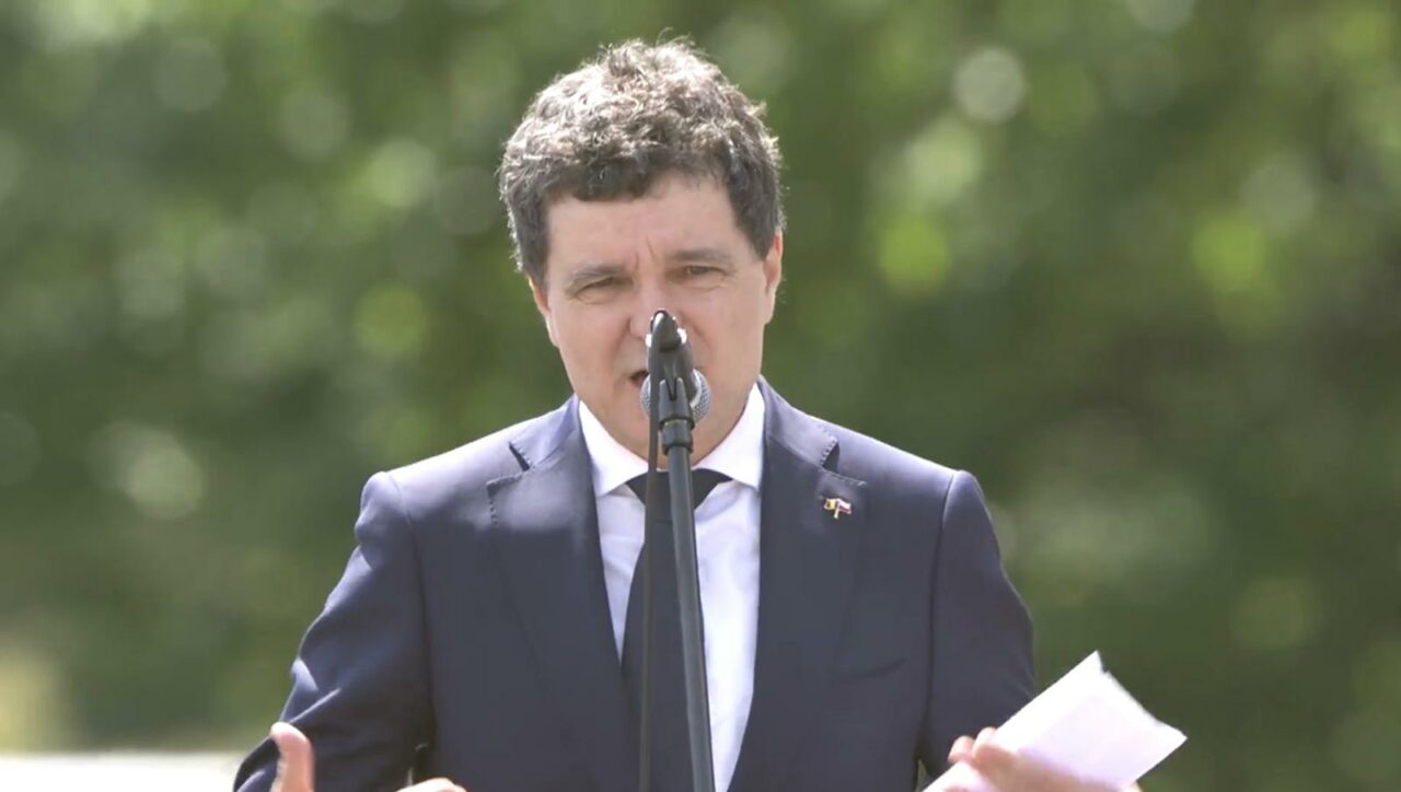 Nicușor Dan, discurs mobilizator la mitingul din Varșovia: În România, oamenii au respins izolaționismul și influența RUSĂ. Au ales seriozitatea