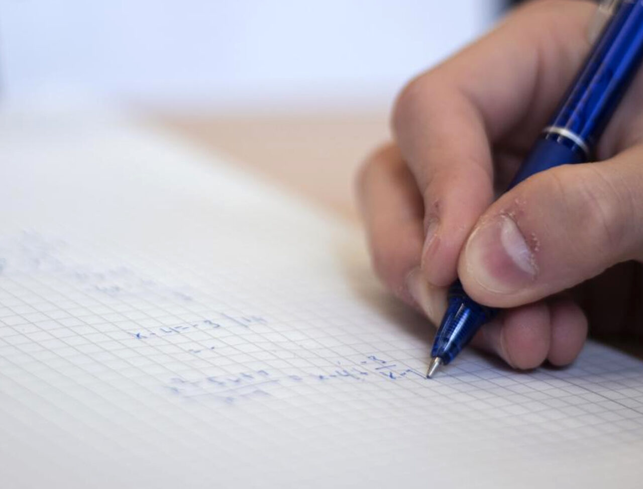 Cât fac 45: 9 (3+2)? Este problema de matematică care a ÎNCURCAT foarte mulți oameni