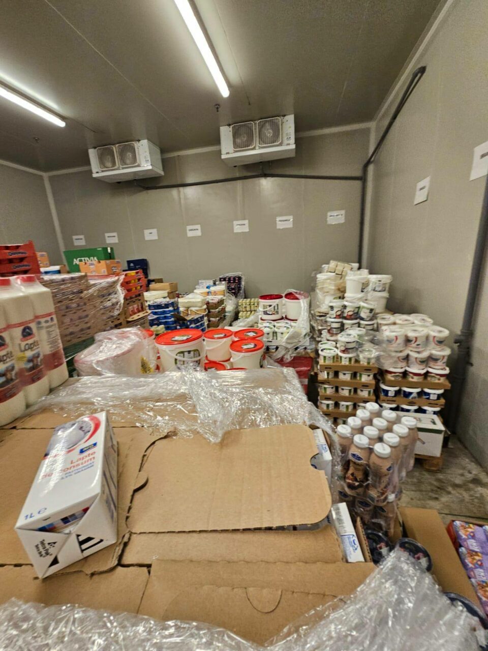 Inspectorii ANSVSA au închis un hypermarket și au suspendat activitatea altor două, în Capitală. AMENZILE date se apropie de jumătate de milion de lei