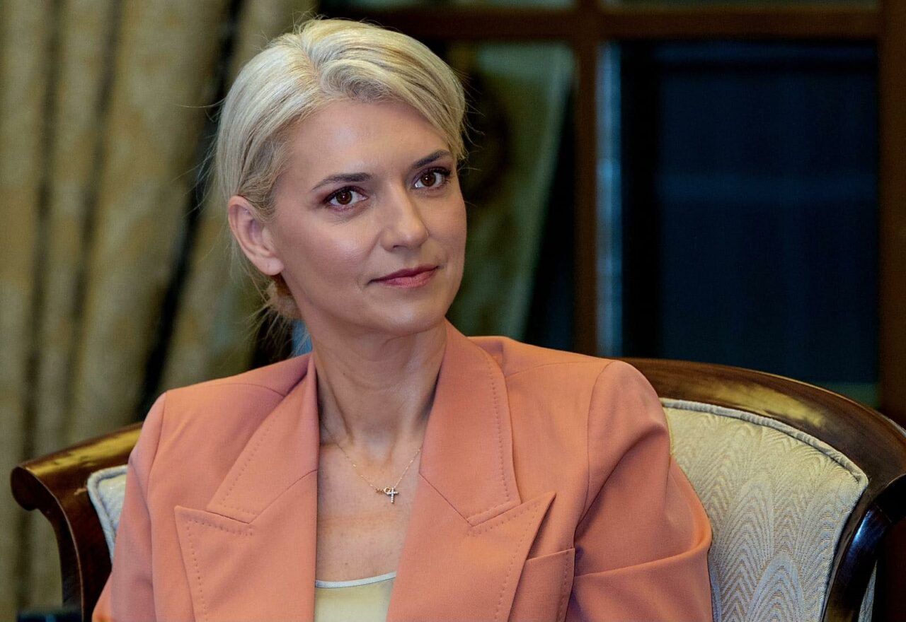 Alina Gorghiu, după ce o femeie din Brăila a fost UCISĂ de soțul ei, fost consilier local: „Violența împotriva femeilor ține de tăcerea vinovată”