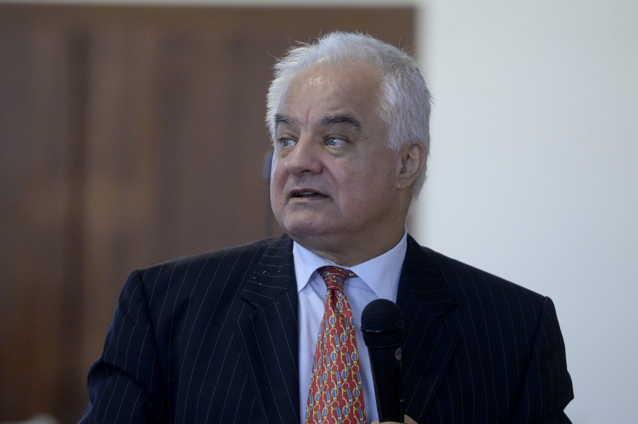 Consilier BNR despre taxarea pe tranzacţiile bancare: „O aberaţie!/ ANAF trebuie depolitizată”