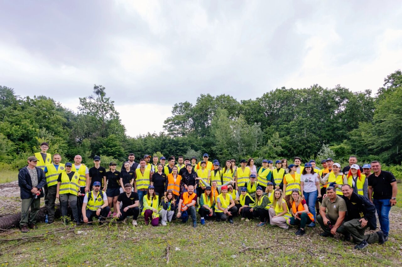 COMUNICAT. Gesturi simple care contează pentru un viitor mai bun: Peste 15 tone de deșeuri colectate în cadrul campaniei de ecologizare a BAT România