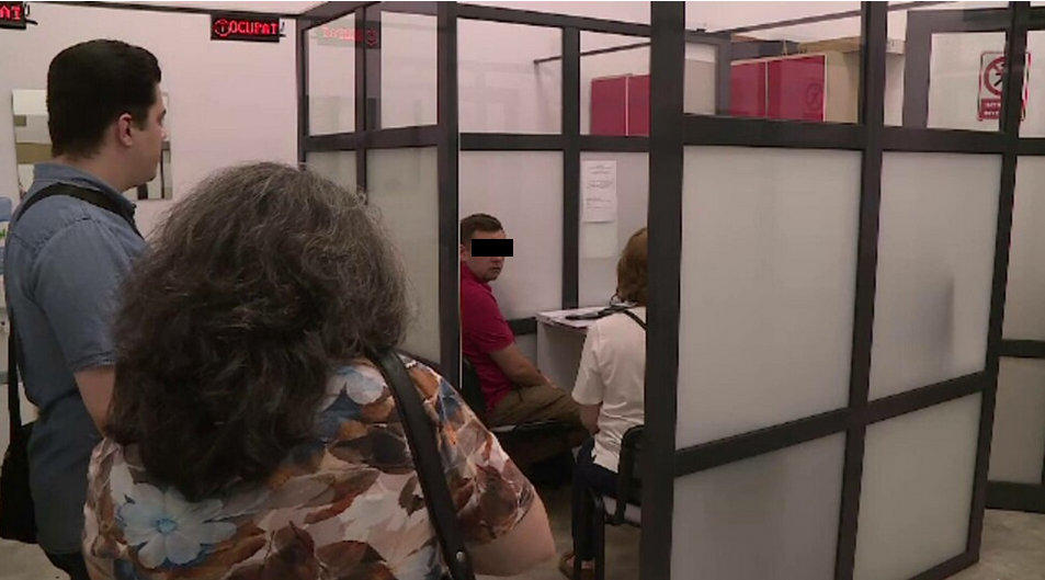 Sunt COZI mari la birourile de Evidență a Populației, pentru eliberarea noilor cărți de identitate. Mai sunt locuri libere abia în septembrie 2025