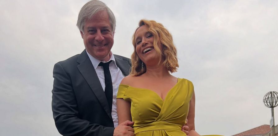 FOTO / Cum s-au DESCURCAT Andreea Esca și Alexandre Eram în rolul de părinți. ”Copiii sunt niște șantajiști”