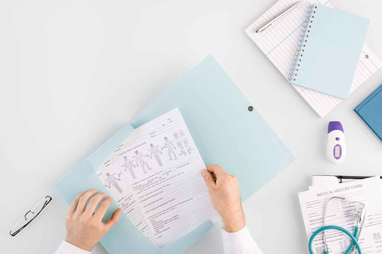 Ministrul Sănătății dorește schimbarea indicatorilor prin care se acordă concediul medical