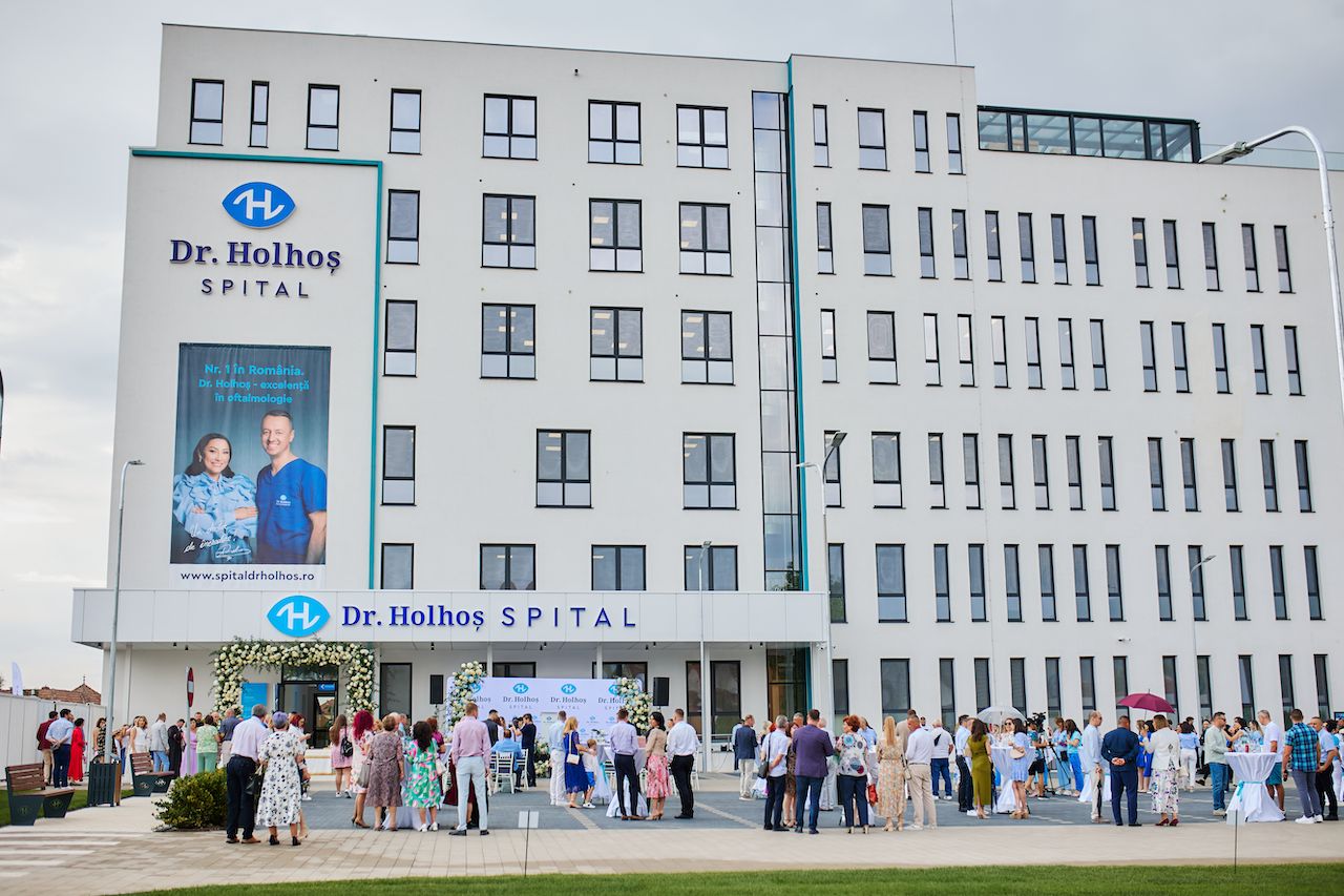 Investiție privată de 6 milioane € în sănătate. Rețeaua Dr. Holhoș deschide cel mai mare spital de OFTALMOLOGIE din Transilvania