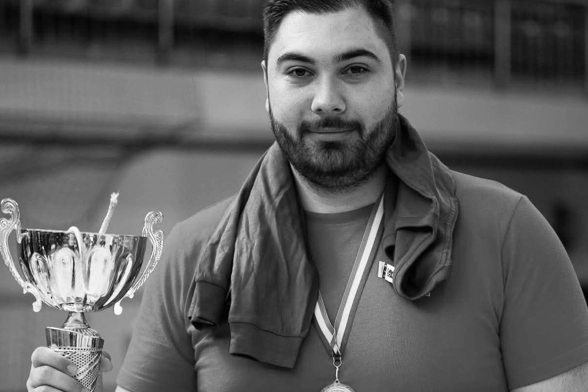 El este antrenorul de 23 de ani care a murit în accidentul de pe A2. Era voluntar pentru micii sportivi