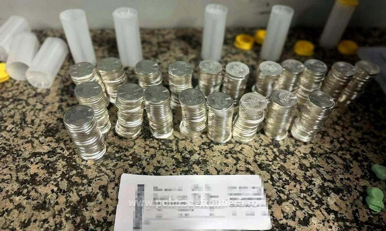 500 monede din metal alb, descoperite în bagajele a doi cetățeni străini care se îndreptau spre Dubai, au fost reținute de autorități
