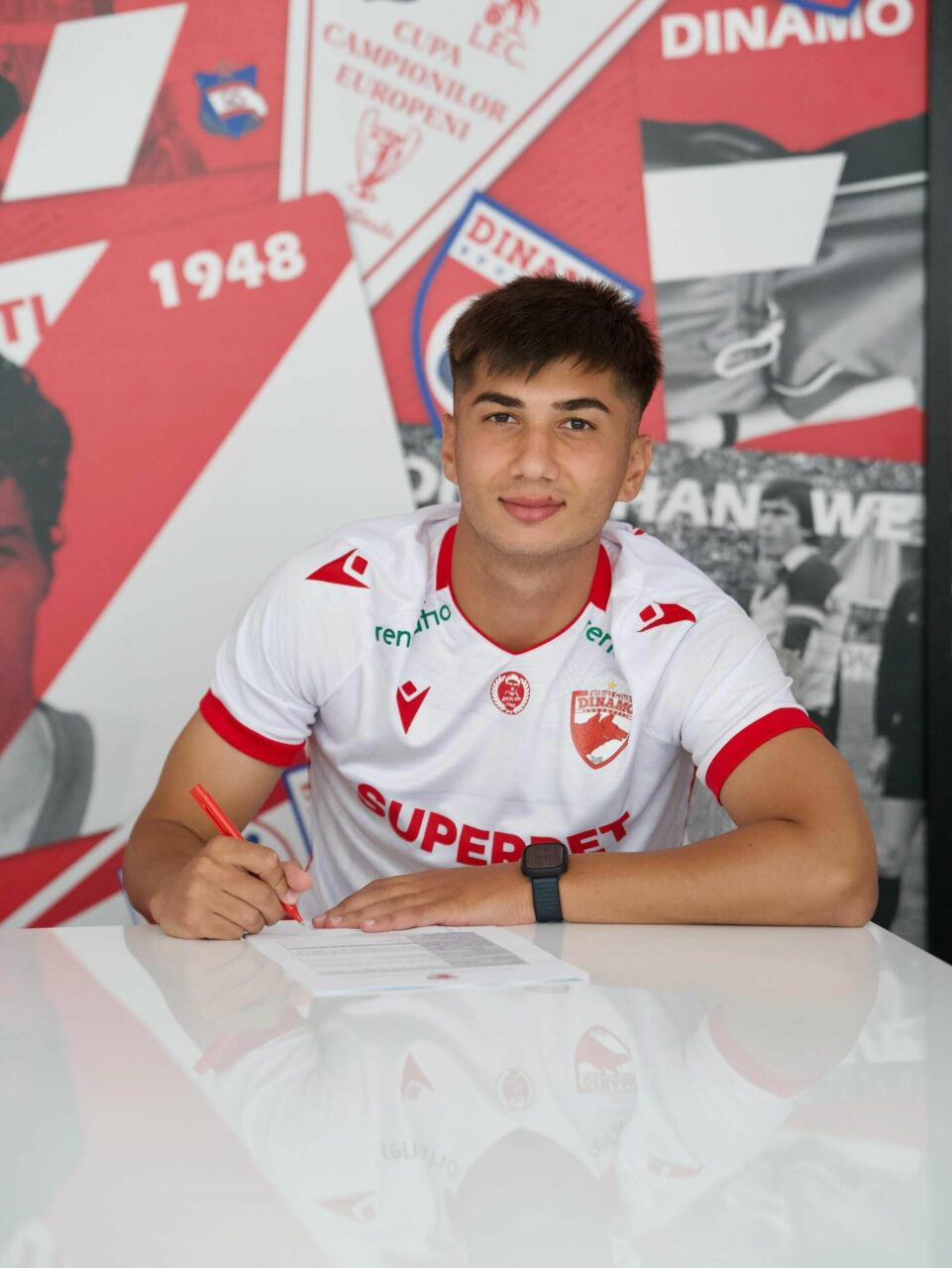 Oficial. Dinamo l-a transferat pe Alexandru Musi de la FCSB