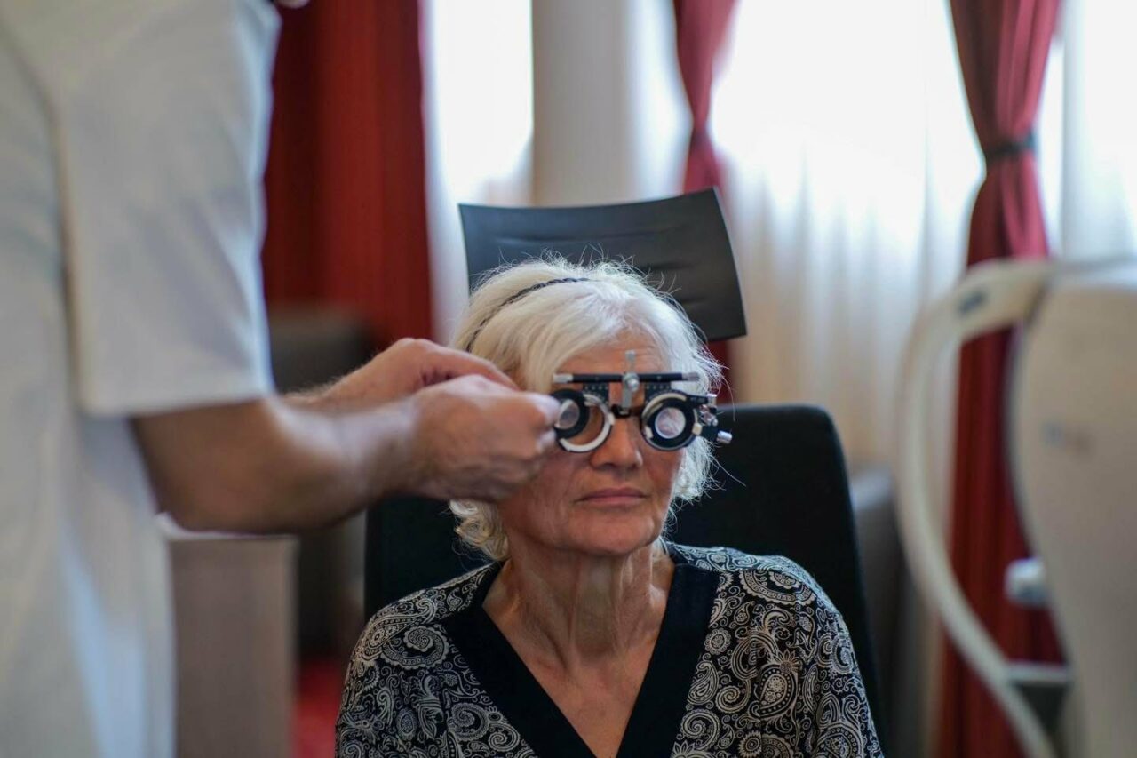 (P) Proiectul „Ilfov, prin ochii tăi” a ajuns la final. Aproape 40.000 de perechi de ochelari, gratuit