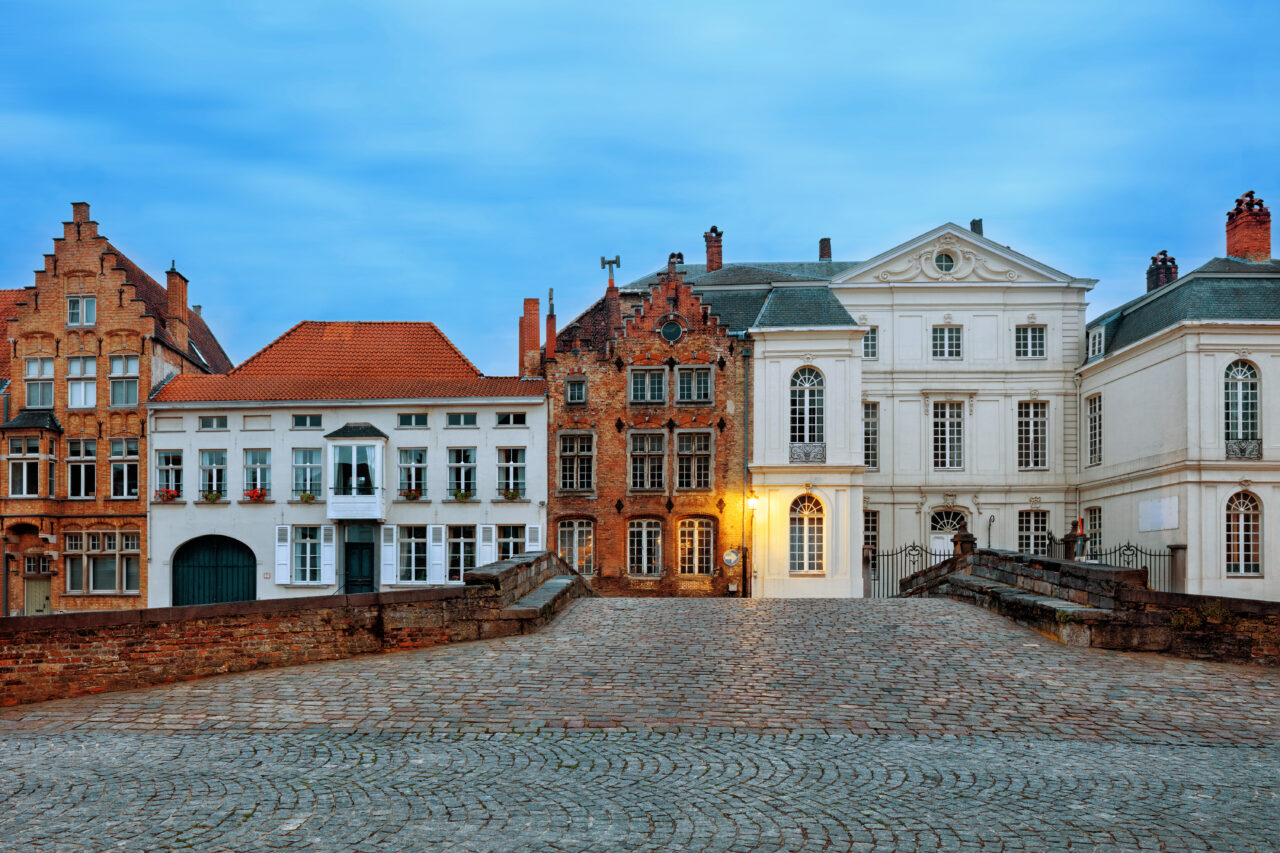 Orașul european în care turiștii au ajuns să fure pavele de piatră. Care este motivul și ce transmit oficialii