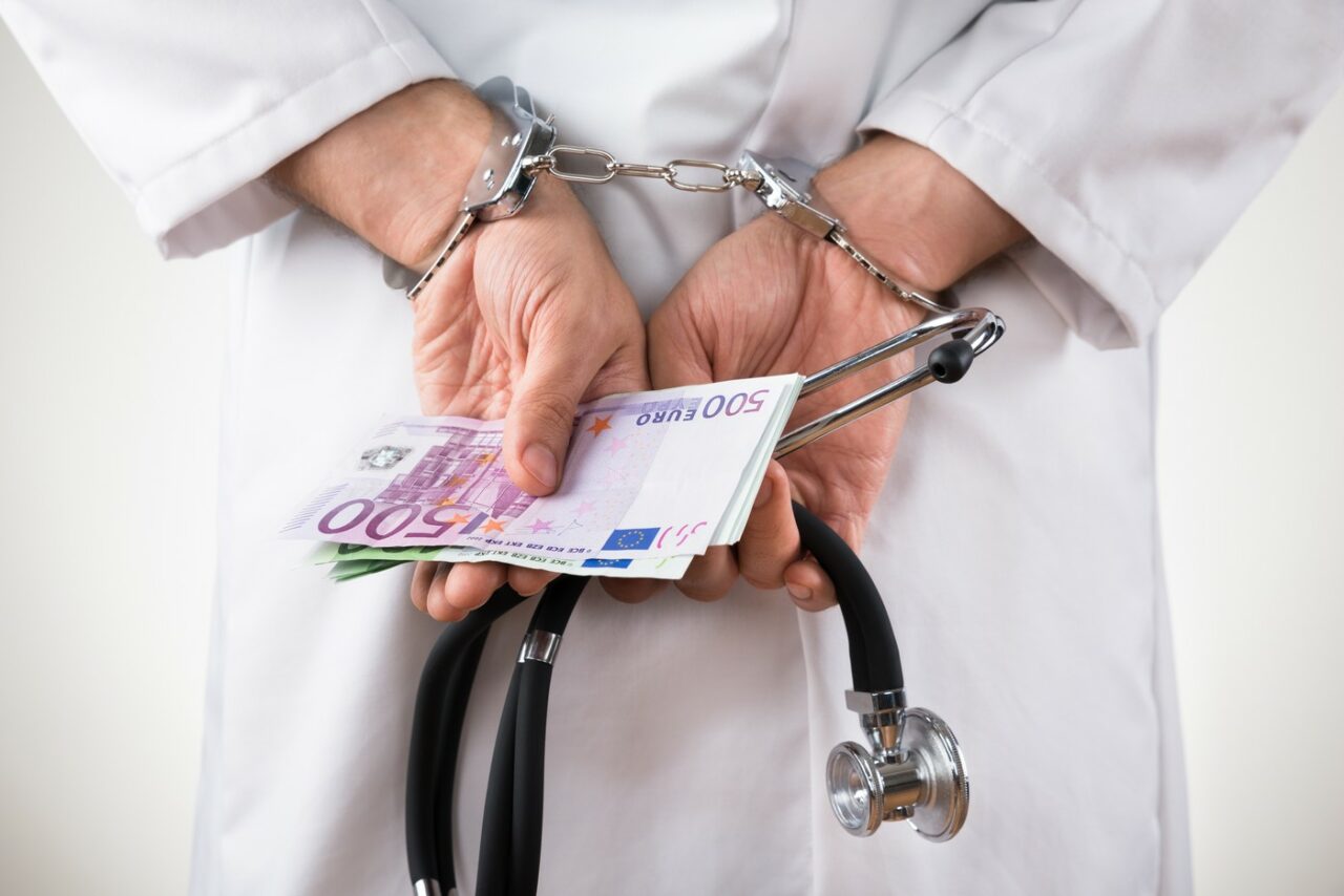 Rețineri în cazul medicilor cu gărzi FALSE de la centrul de permanență din Murgași. Prejudiciu de aproape 1.000.000 de lei