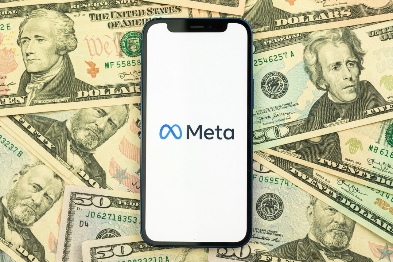 Directorul OpenAI acuză compania Meta că încearcă să-i “fure” dezvoltatorii cu bonusuri de angajare de 100 de MILIOANE de dolari