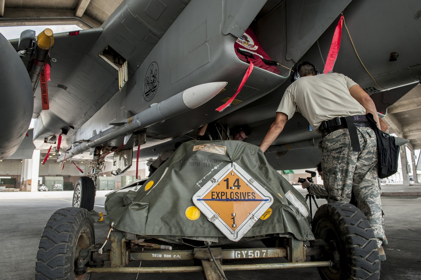 Patru militari niponi răniți într-o explozie la Kadena, Okinawa