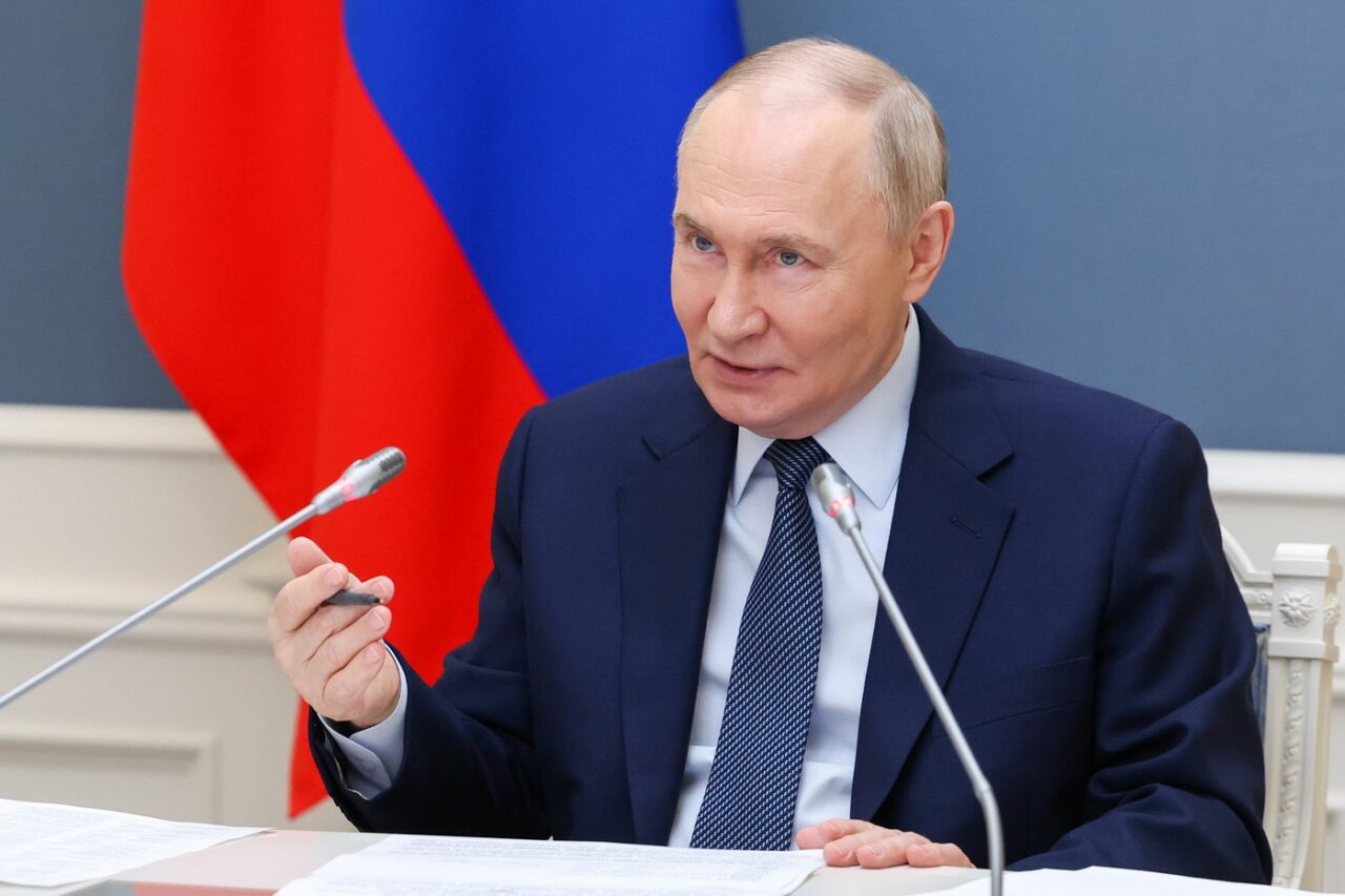 Putin ia la țintă giganții tehnologici occidentali care mai operează în Rusia: „Trebuie să-i STRANGULĂM… spun asta fără ezitare”