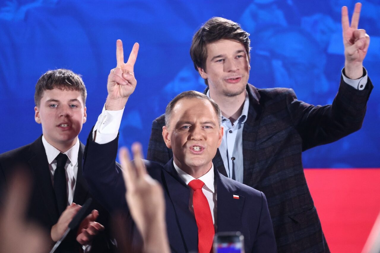 Karol Nawrocki: „Vom salva Polonia” / POLITICO: „Rezultatul strâns al alegerilor arată diviziunile politice profunde”