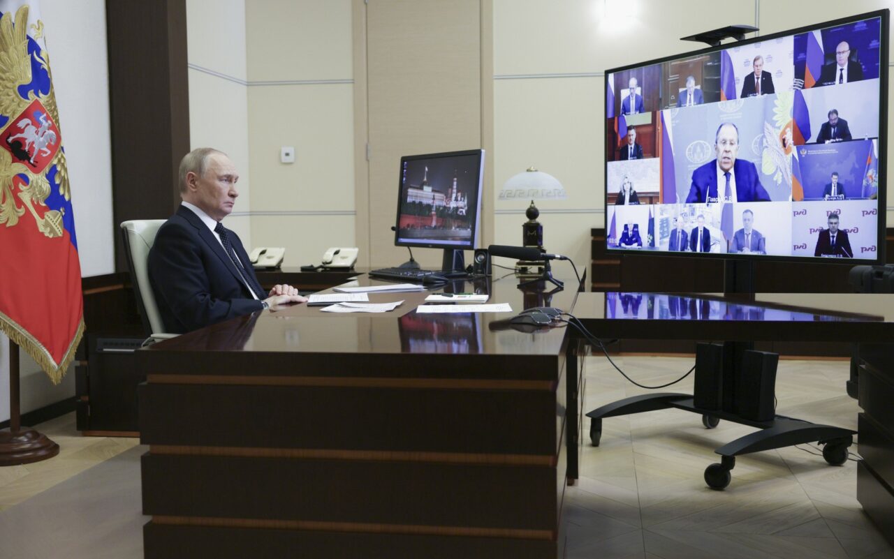 Trump a discutat cu PUTIN și avertizează că Rusia pregătește un atac masiv asupra Ucrainei