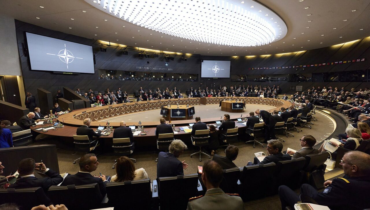 Statele NATO vor intensifica achizițiile de capabilități militare, în contextul amenințărilor RUSIEI