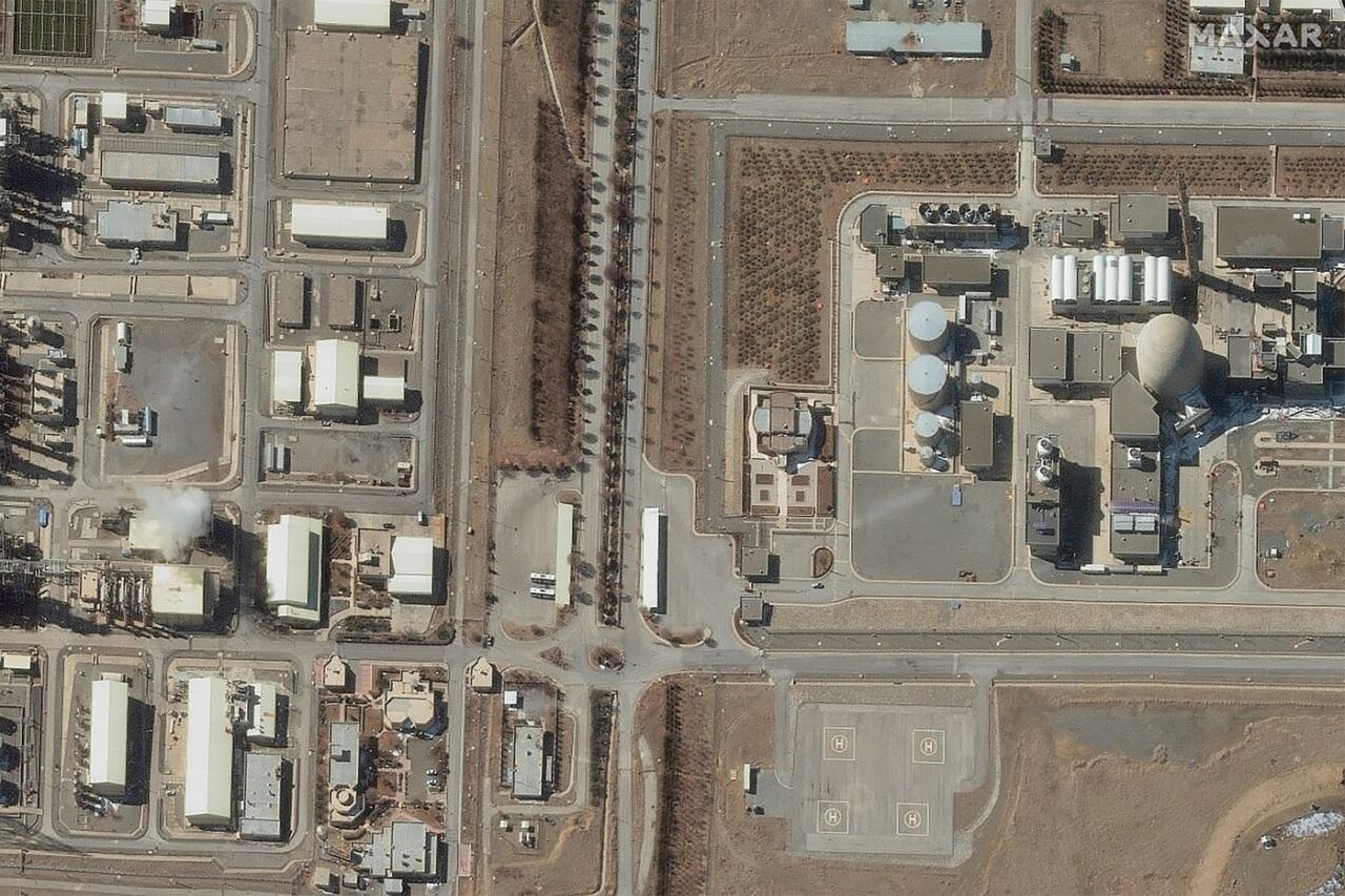Israelul a atacat REACTORUL de apă grea al Iranului din Arak