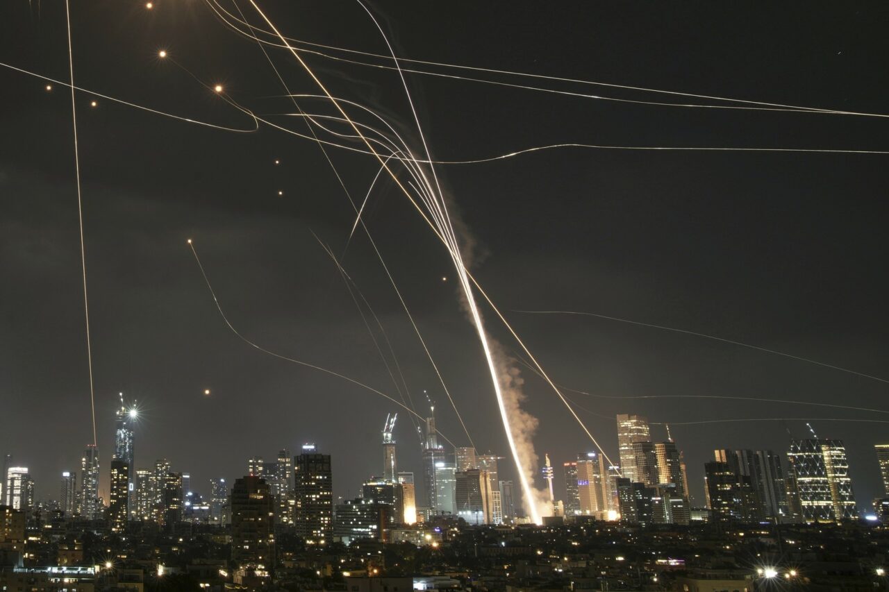 Israelul AMENINȚĂ Iranul cu un nou atac, din cauza depășirii „liniilor roșii” /Armata americană a ajutat la interceptarea rachetelor iraniene